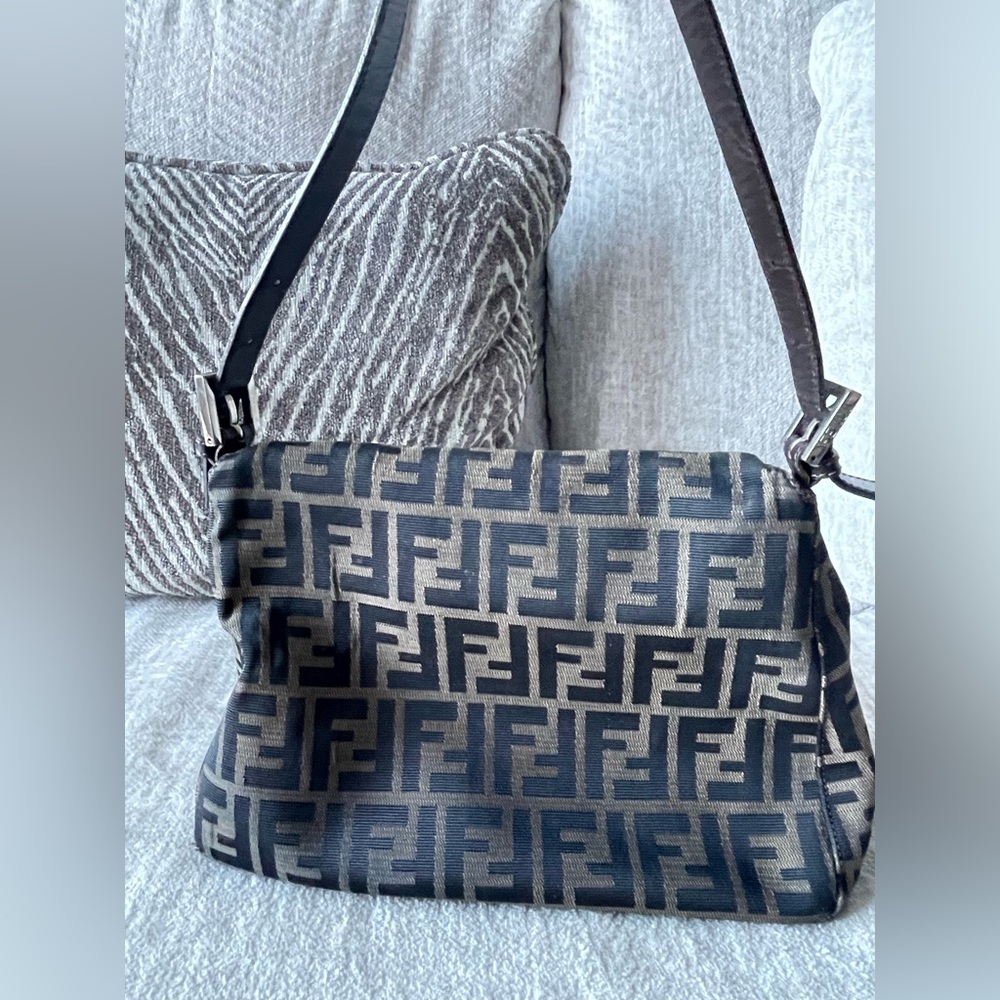 RESERVED FOR SAM - SOLD - Fendi Zucca Canvas Mamma Baguette Shoulder Bag - Picture 5 of 17